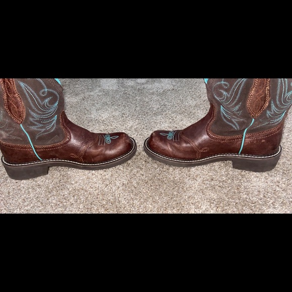 Women’s size 9 1/2 ariat cowboy boots - Picture 4 of 5